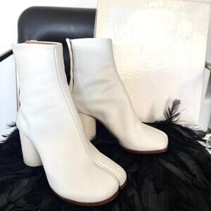 MAISON MARGIELA WHITE TABI ANKLE BOOTS